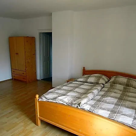 Zamek Drahonice Strunkovice nad Blanicí