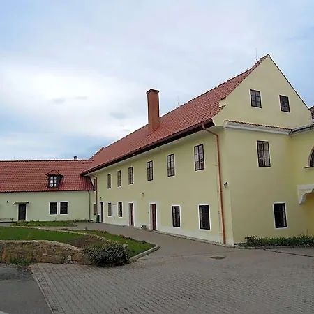 Zamek Drahonice Strunkovice nad Blanicí